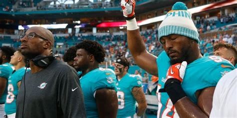 Kneeling Nfl Players Should Stand Up And Work With President Trump To