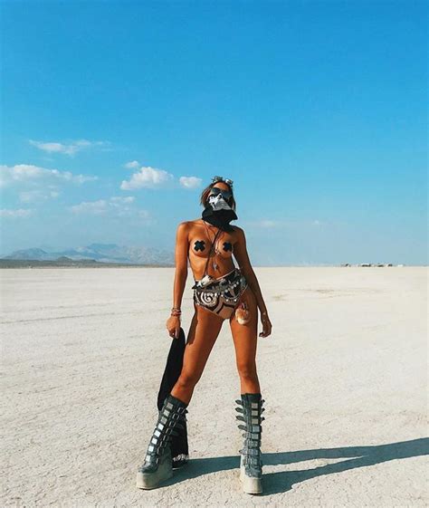 Best Outfits Of Burning Man Fashion Inspiration And Discovery