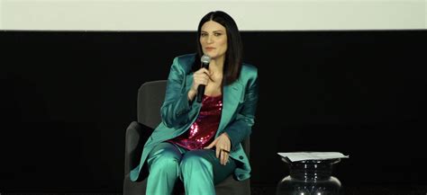Laura Pausini Présente Le Film Piacere Di Conoscerti Se Sentir