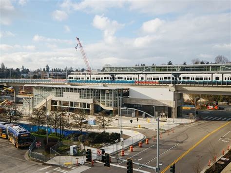 3 New Light Rail Stations Open Saturday In North Seattle Seattle Wa