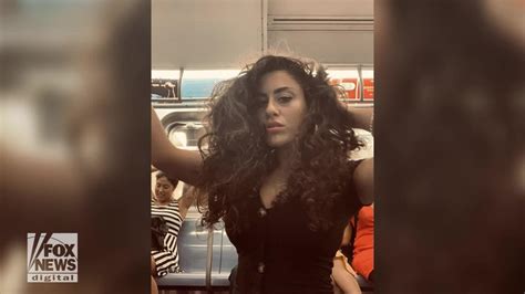 Woman Praised After Subway Photo Shoot Goes Viral She Is My New Queen