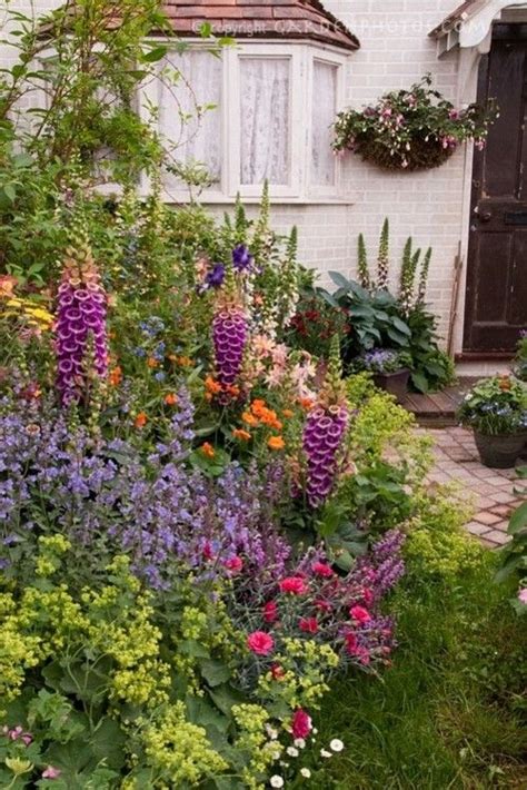 Designing A Front Yard Wildflower Garden