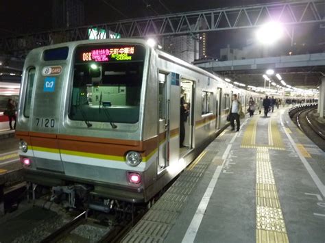 イので見ないことをオススメしますが一応リンク張っておきます。 自己責任でお願いします。 低評価はいくらでもつけて下さい。 東海道線の通勤快速に乗ってきました。 大隅君のe231系の解説に注目です。 地上ホーム時代の東横線渋谷駅の写真いくつか - ちょび鉄ブログ