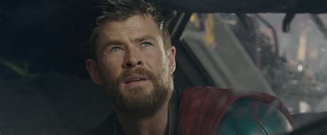 Screenshots Of Hulk Surtur Hela And More From Thor Ragnarok Trailer