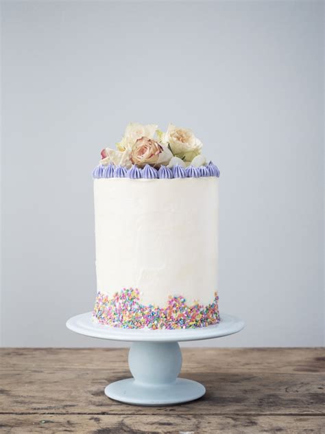 46% of couples choose a wedding cake that has two tiers while sheet cakes are effectively backup cakes and are particularly suited to weddings with a large number of guests. Cake styling inspiration #1: A tall and beautiful birthday ...