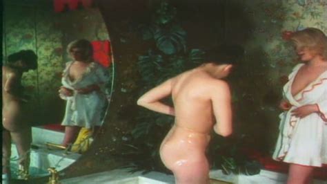 Naked Claudia Fielers In Liebesjagd Durch 7 Betten