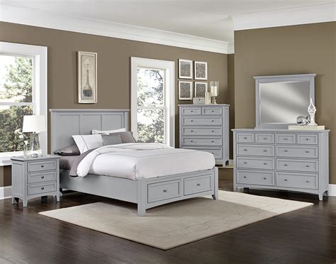 Start with a bed style and let the rest of the décor follow or fall in love with a single piece and synchronize accordingly. Vaughan Bassett Bonanza Queen Bedroom Group | Suburban ...