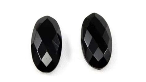 Black Onyx Stone Channels Positive Energy Know Its Healing Effects And