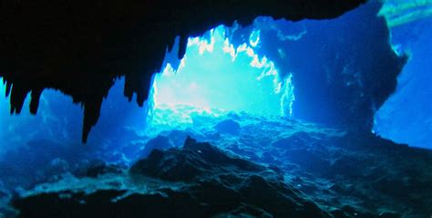 Pin By Miu Sic On The Cave Underwater Caves Cavern Underwater