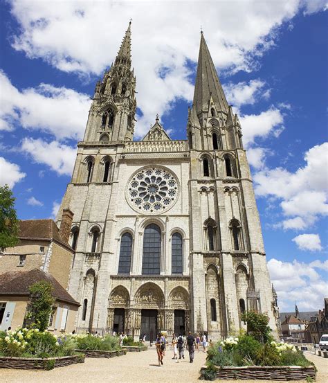 The latitude and longitude of chartres are 48.446 degrees north and 1.492 degrees east. Cathédrale de Chartres - France - VOYAGE ONIRIQUE