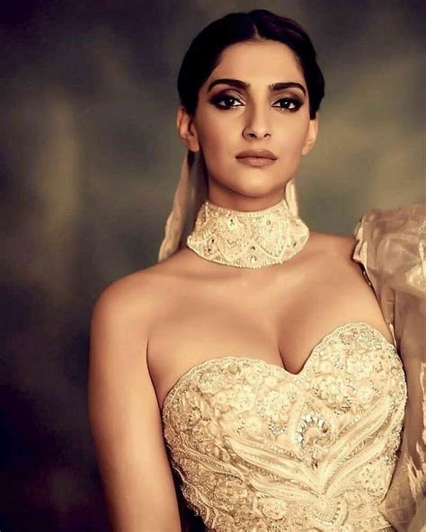 Pin On Sonam Kapoor