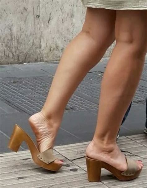 Pin On Women Feet Showing Soles Sandals