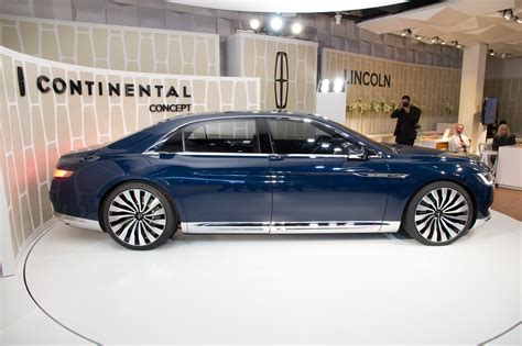 Lincoln Continental Concept Debuts At The 2015 New York Auto Show