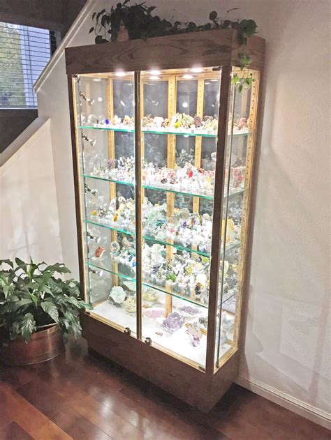 Mineral Display For Resident Display Cases Showcases