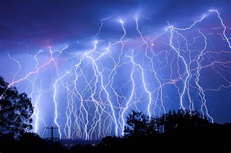 Lightning Wallpapers Top Free Lightning Backgrounds Wallpaperaccess