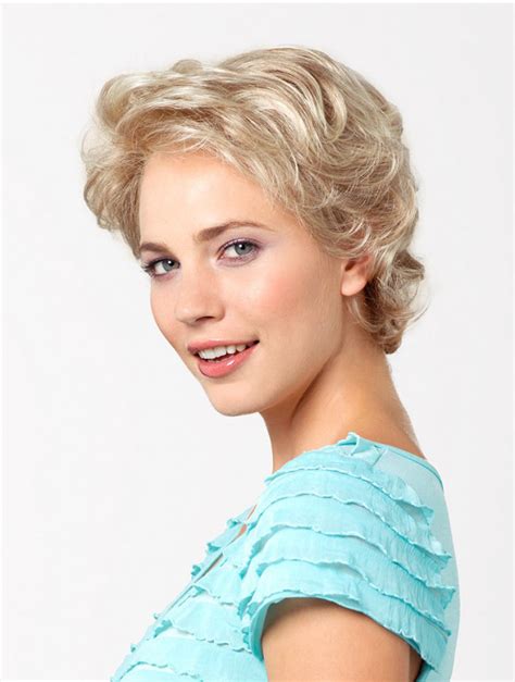 Short Lace Wigs Platinum Blonde Wavy Inches Hairstyles Natural Style