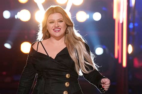 Kelly Clarkson Unfurls Powerful Double Single ‘mine Me Stream The