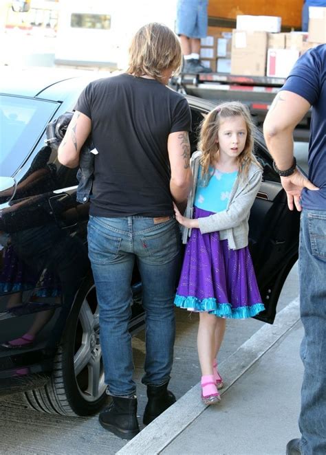 Sunday rose (age 12) is thriving watch: Sunday Rose Urban in Keith Urban Makes a Starbucks Run ...