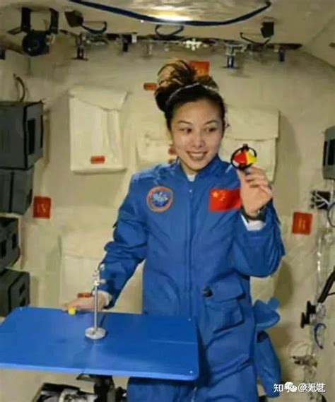 中国首位出舱女航天员王亚平：想上太空摘星星，没那么容易！ 知乎