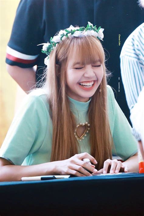 30 Times Blackpinks Lisa Took Our Breaths Away With Her Effortless