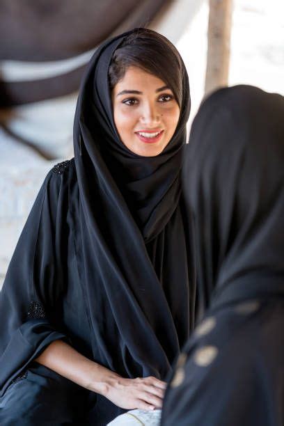 middle eastern women chatting with each other arabian beauty women arab women beautiful arab