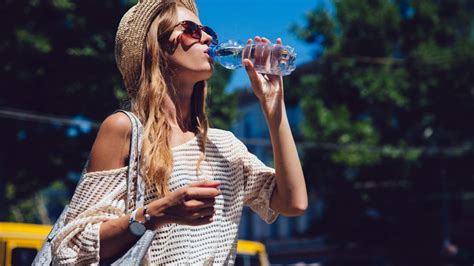 6 Ways To Quickly Hydrate Yourself