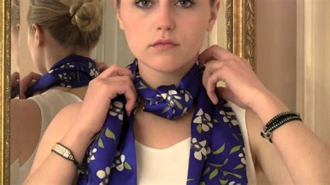 How To Tie A Scarf Into A Faux Bow Using A Blue Oblong Scarf Youtube