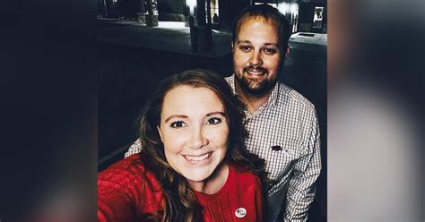 Josh Duggars Wife Defends Husband Says He A Diligent Worker Days