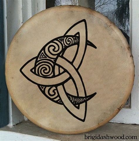 Celtic Knots Inside Moon Tattoo Design Photo 3 Tatouage Celtique