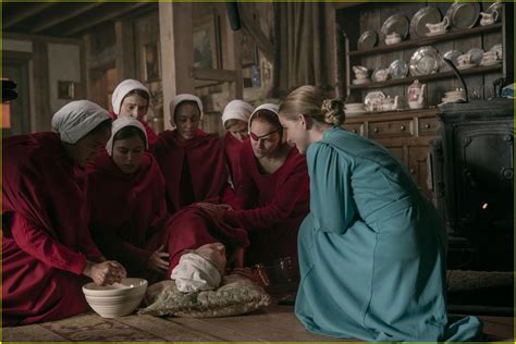 handmaid s tale creator explains why the shocking deaths in season 4 s third episode were