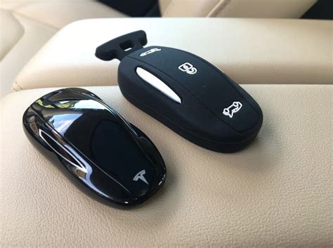 These Are Some Cool Features Of Your Tesla Key Fob