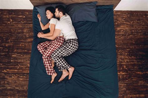 23 Best Couple Sleeping Positions And What They Mean Lifetimesnews