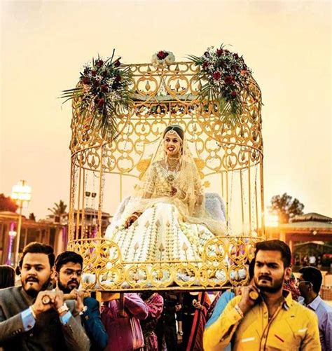 30 Latest Unique And Dhamakedaar Bridal Entry Ideas For