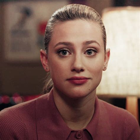 Pin By 𝕮 𝖆 𝖎 𝖙 𝖑 𝖞 𝖓🦈 On Lili Reinhart Riverdale Cast Betty Cooper