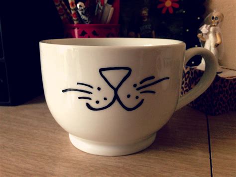 √ Decorating Coffee Mugs With Sharpies