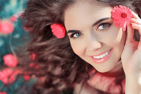 866292 4k 5k Face Hair Glance Smile Model Beautiful Brown Haired Rare Gallery Hd