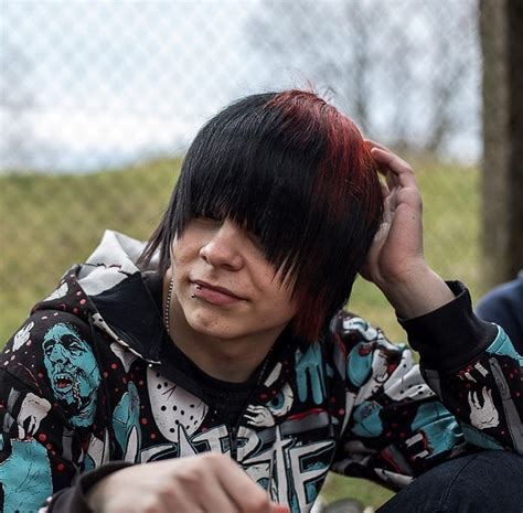 35 Fabulous Emo Hairstyles For Men Gravetics Thick