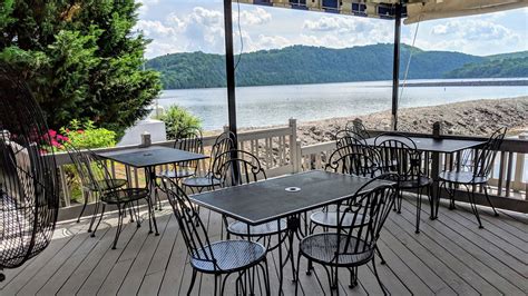 This Waterfront Restaurant Outside Of Nashville Is The Perfect Place To