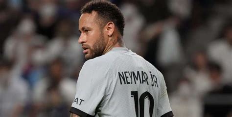 neymar fires back after facing criticism he s lost his magic at psg bitbol