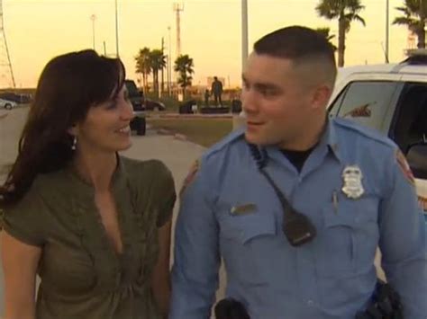 Cop Pulls Over Girlfriend To Propose