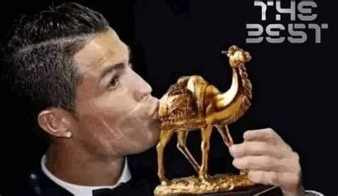 Cristiano Ronaldo Es Vinculado Por Sus Críticos Con El Premio Del