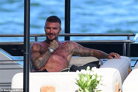 Shirtless David Beckham Displays Off His Muscly Body Jurnaljazira