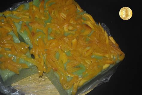 Kue talam is an indonesian kue or traditional steamed snack made of a rice flour, coconut milk and other ingredients in a mold pan called talam which means tray in indonesian. PATYSKITCHEN: TALAM PANDAN NANGKA