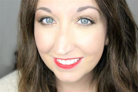 Elle Sees Beauty Blogger In Atlanta Holiday Makeup Golden Smokey Eyes