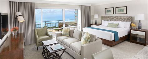 Hotel is located in 600 m from the centre. Luxury Suites in Waikiki | Ilikai Hotel & Luxury Suites
