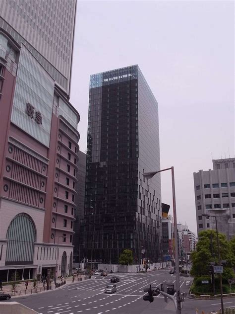 Perraults Fukoku Tower In Osaka Floornature