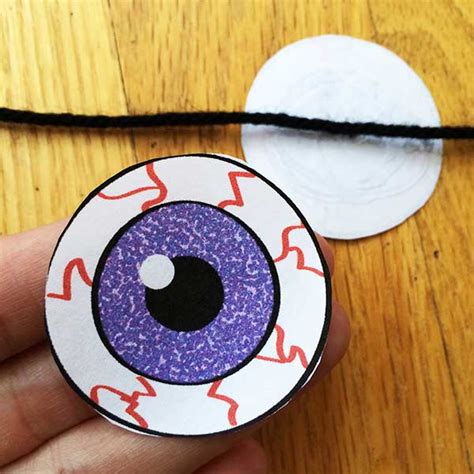 Halloween Eyeball Printable Art And Decor Ideas 100 Directions