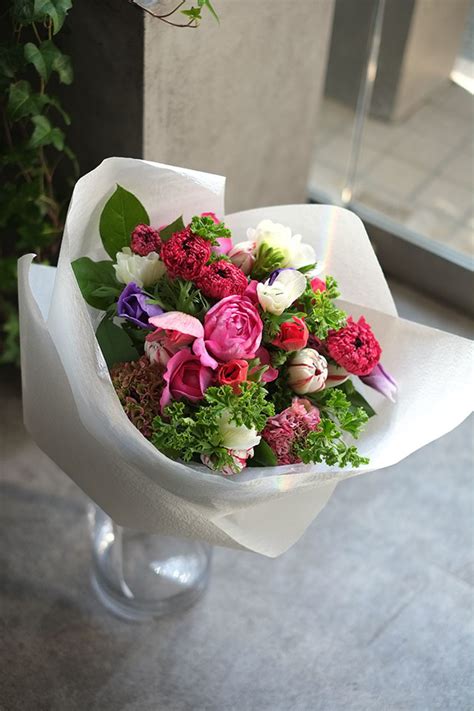 チューリップの花 エキゾチックな花 素晴らしい花 フレッシュフラワー きれいなバラ 花の植え付け 美しい花 ピンクのチューリップ. Flowergift01-バラとチューリップの花束- | 植物生活