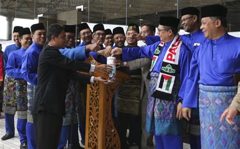 Let's check, how rich is ahmad razif abdul rahman in 2020? Lancar Tabung Aman Palestin Terengganu | Wilayah | Berita ...
