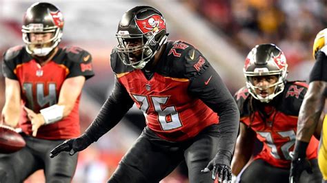Tampa Bay Buccaneers 2019 Free Agent Signings Donovan Smith Back To